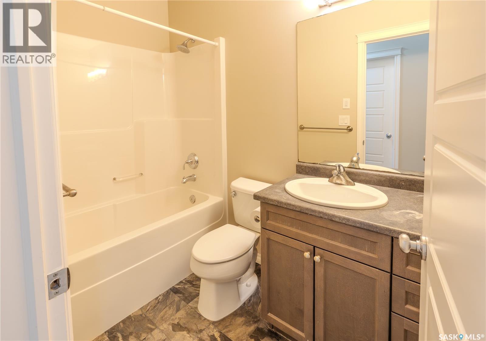 254 Macinnes Street, Saskatoon, SK - Indoor Photo Showing Bathroom