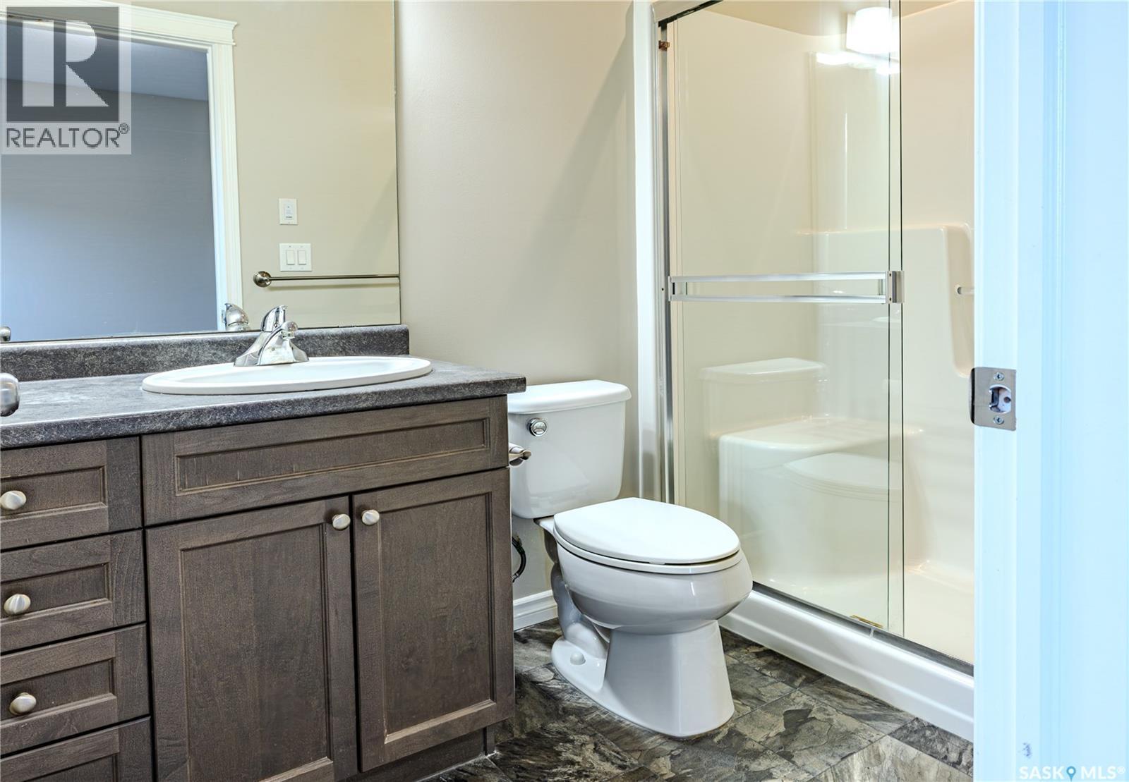 254 Macinnes Street, Saskatoon, SK - Indoor Photo Showing Bathroom