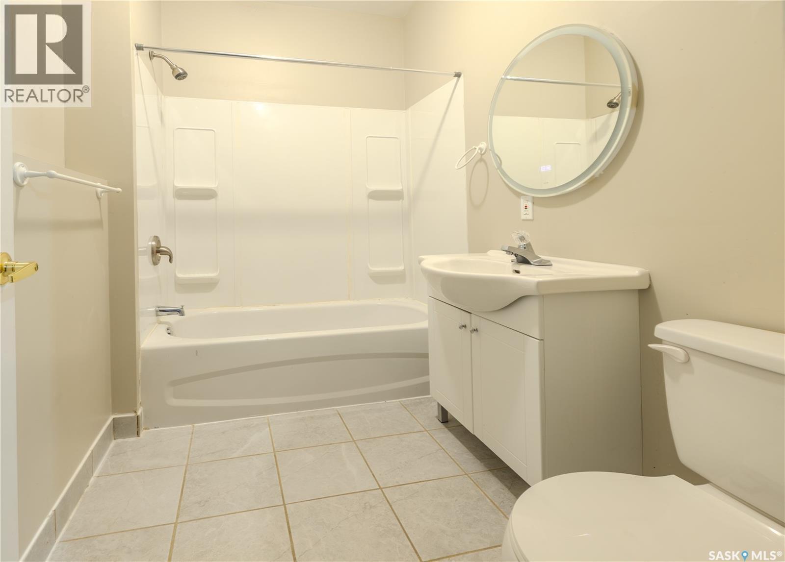 254 Macinnes Street, Saskatoon, SK - Indoor Photo Showing Bathroom