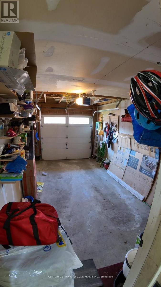 3822 Spicewood Way, Mississauga, ON - Indoor Photo Showing Garage