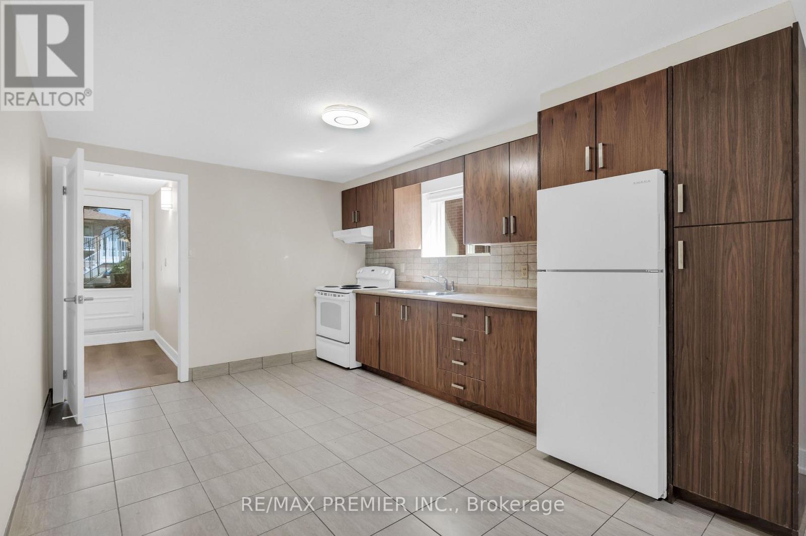 4178 Dursley Crescent, Mississauga, ON - Indoor Photo Showing Kitchen