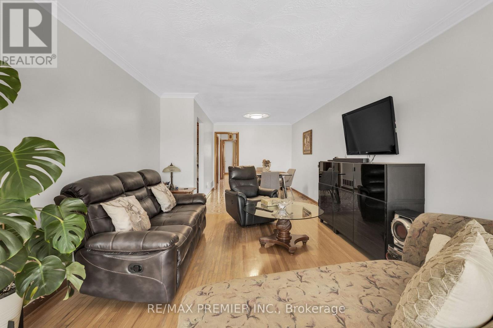 4178 Dursley Crescent, Mississauga, ON - Indoor Photo Showing Living Room