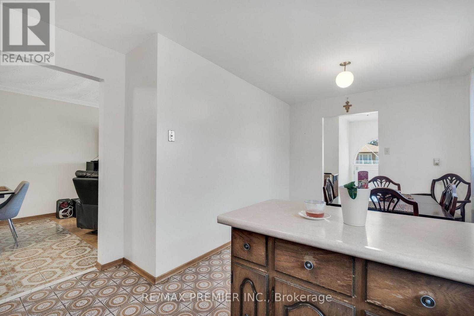 4178 Dursley Crescent, Mississauga, ON - Indoor