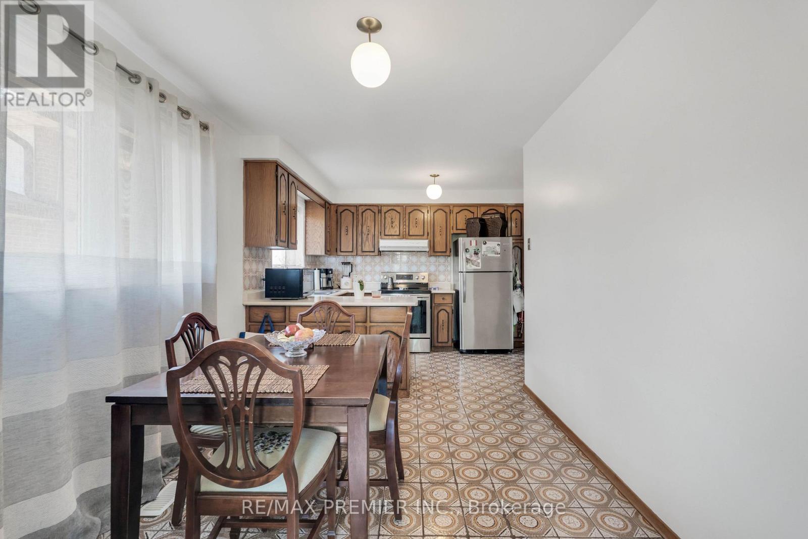 4178 Dursley Crescent, Mississauga, ON - Indoor