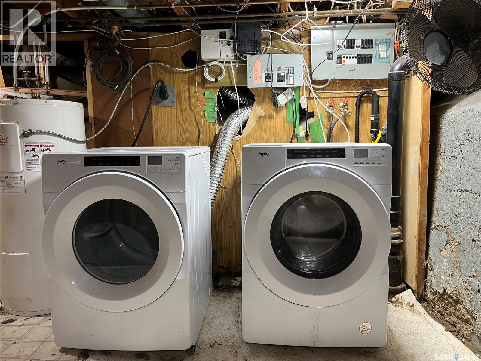 591 23Rd Street E, Prince Albert, SK - Indoor Photo Showing Laundry Room