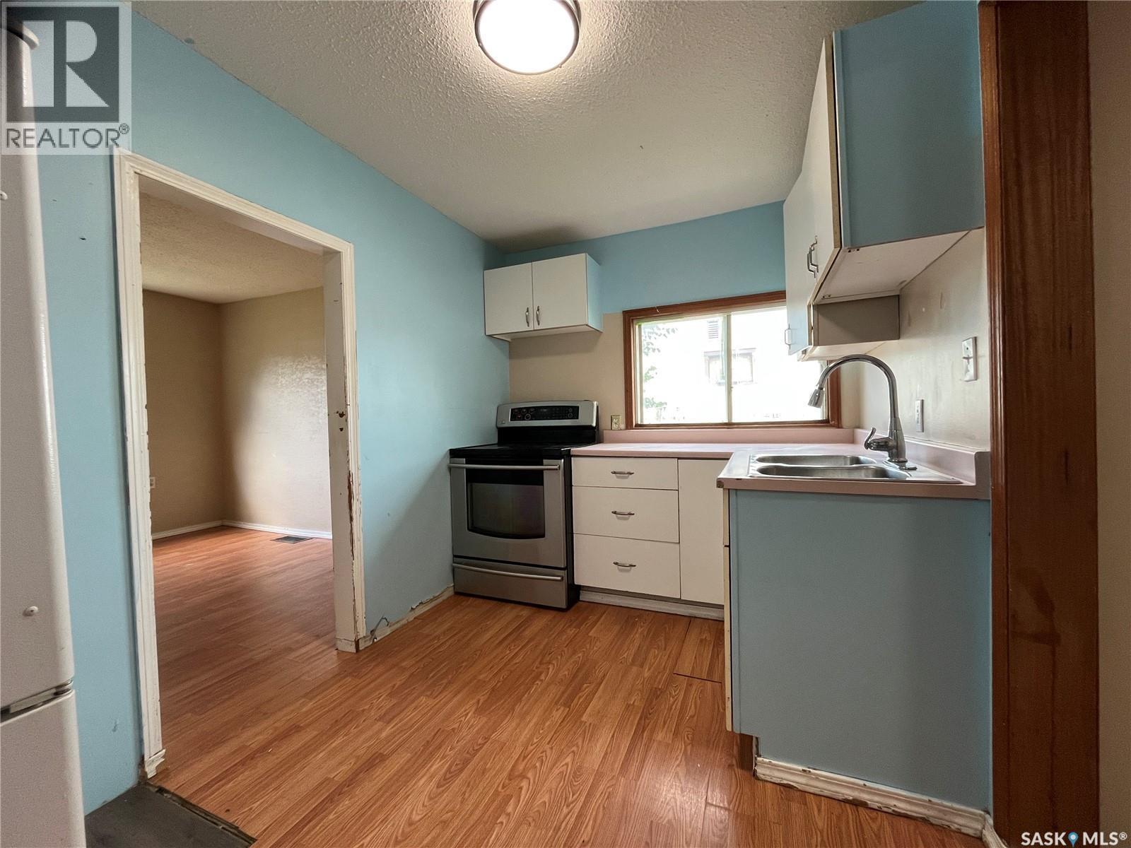 591 23Rd Street E, Prince Albert, SK - Indoor Photo Showing Kitchen