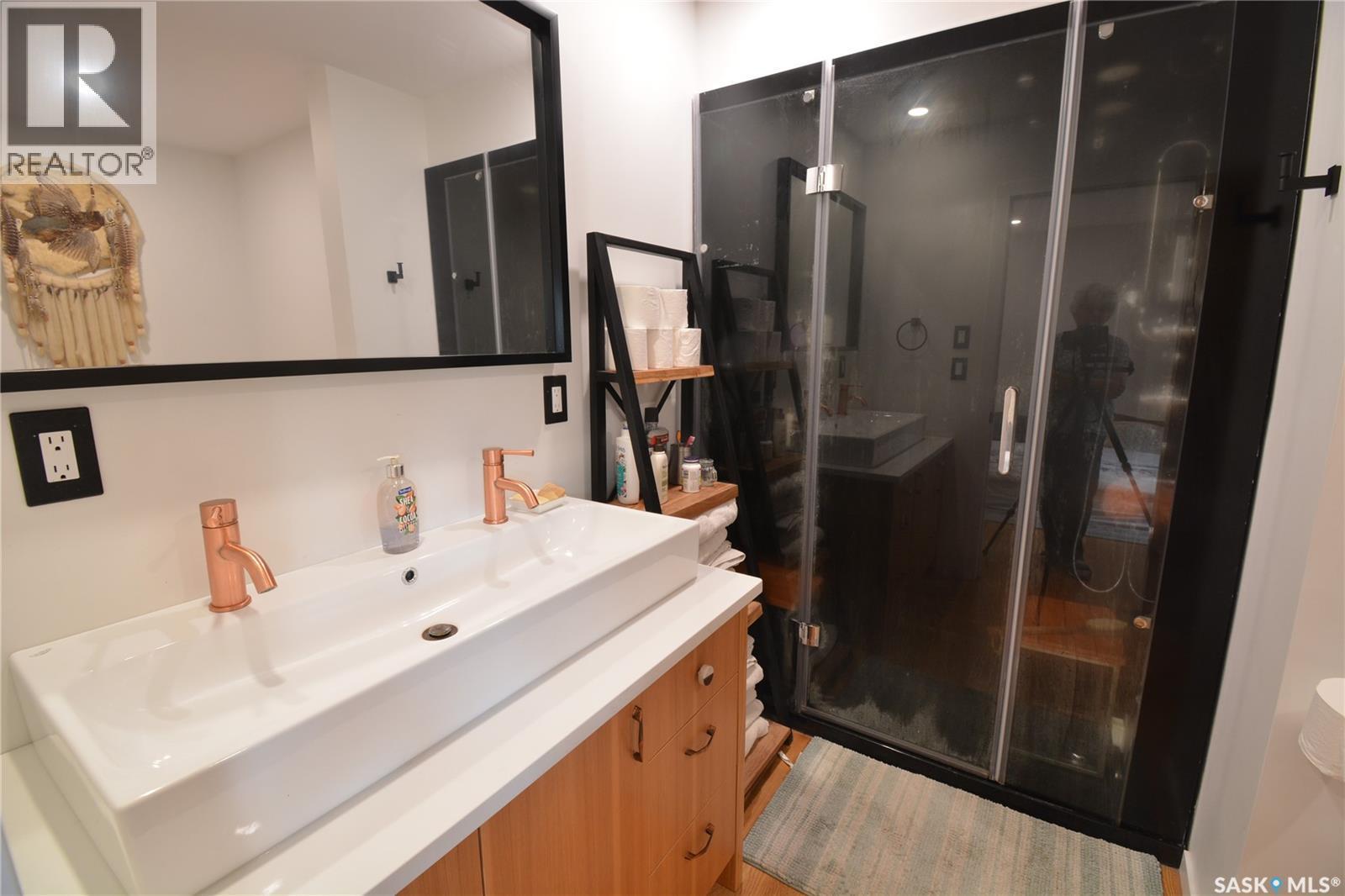 3335 Merritt Street, Saskatoon, SK - Indoor Photo Showing Bathroom
