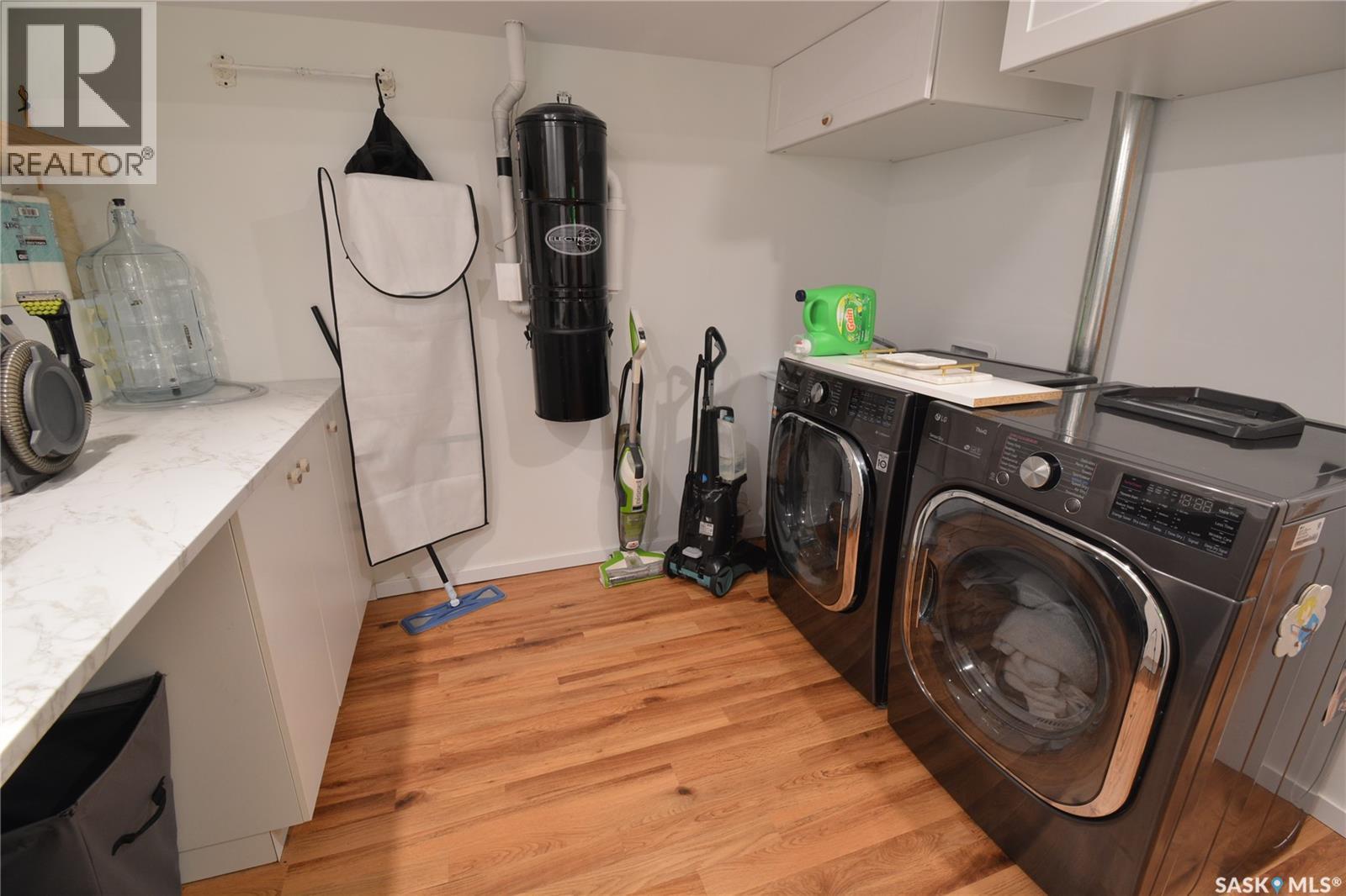 3335 Merritt Street, Saskatoon, SK - Indoor Photo Showing Laundry Room