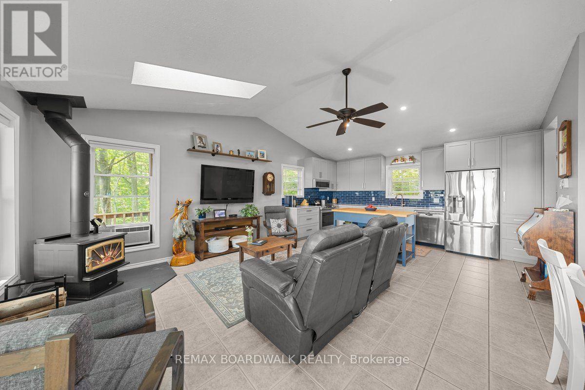 781 North Shore Road, Rideau Lakes, ON - Indoor