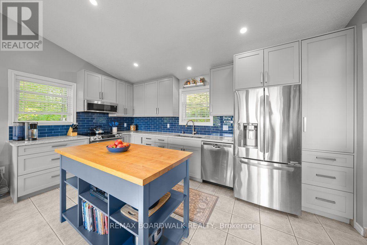 781 North Shore Road, Rideau Lakes, ON - Indoor Photo Showing Kitchen