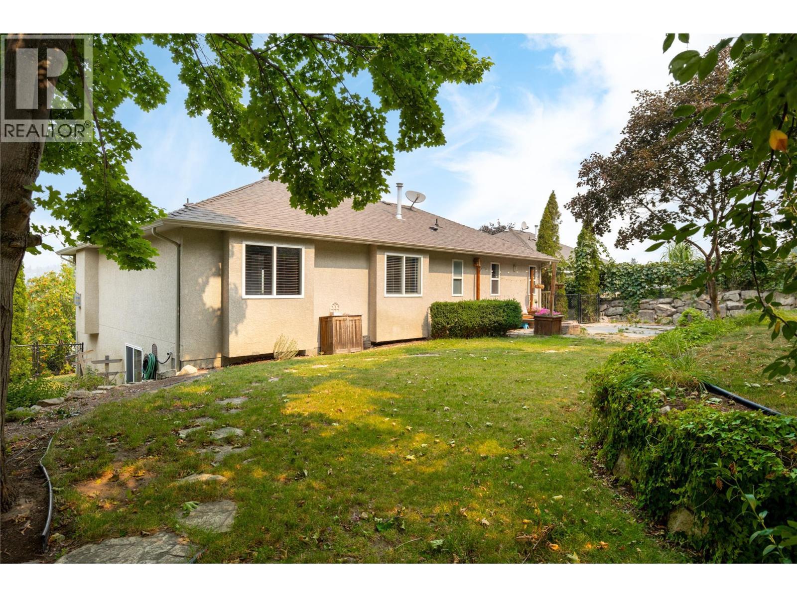 3013 Brindisi Place, Kelowna, BC - Outdoor