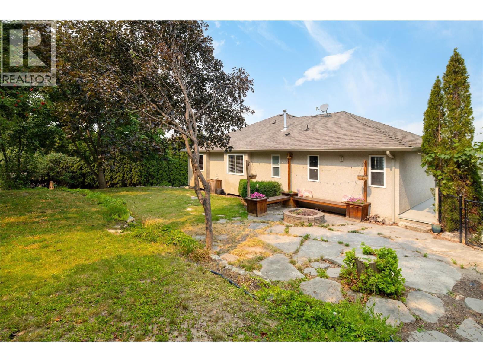3013 Brindisi Place, Kelowna, BC - Outdoor