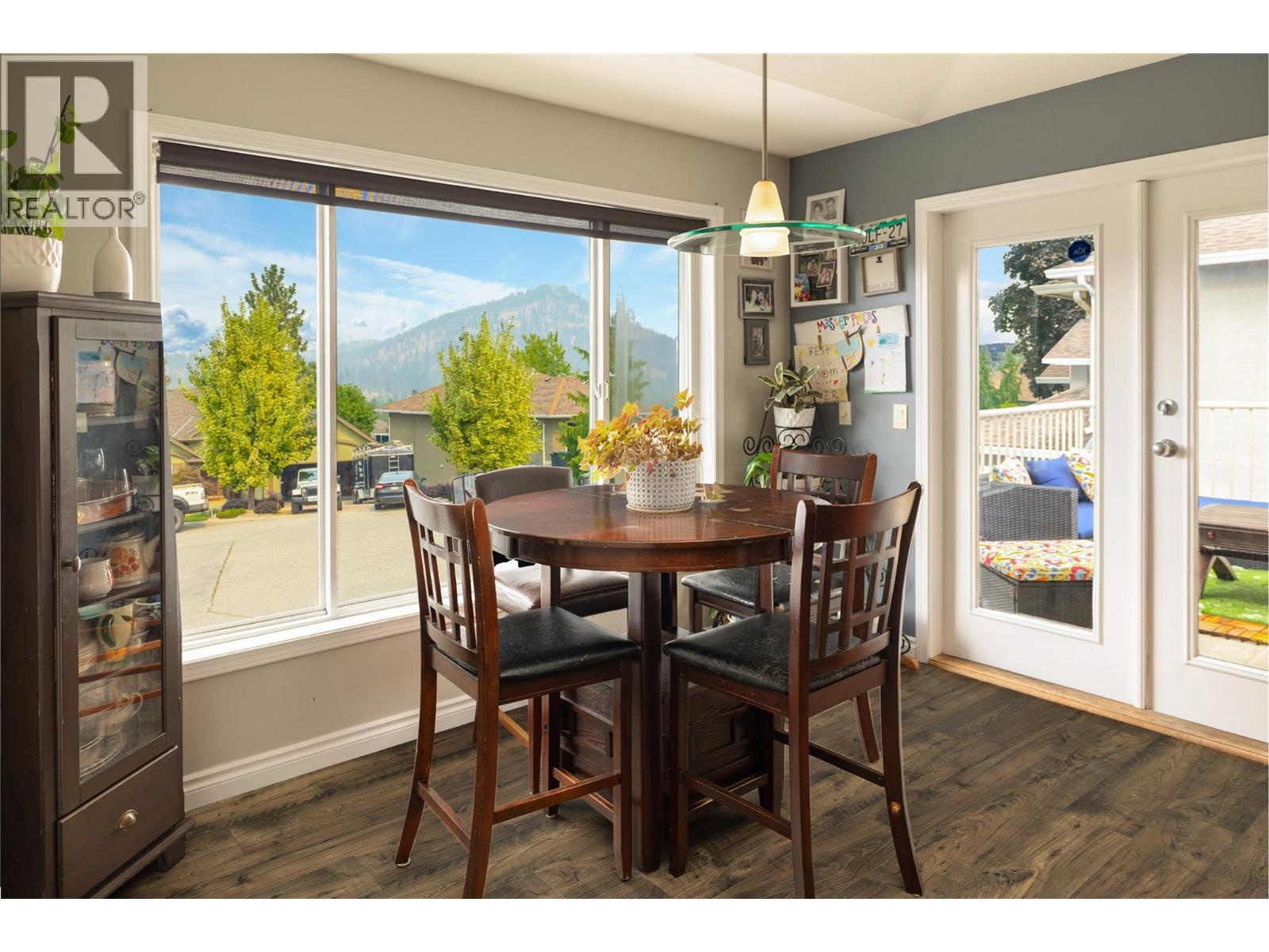3013 Brindisi Place, Kelowna, BC - Indoor Photo Showing Dining Room
