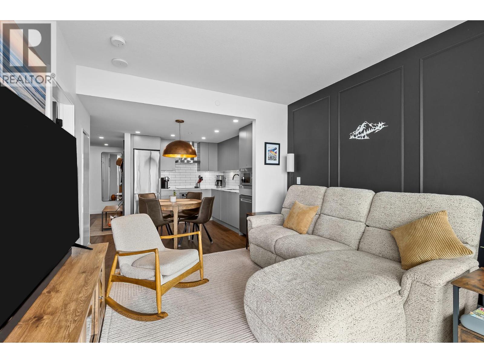 1471 St. Paul Street Unit# 1707, Kelowna, BC - Indoor Photo Showing Living Room