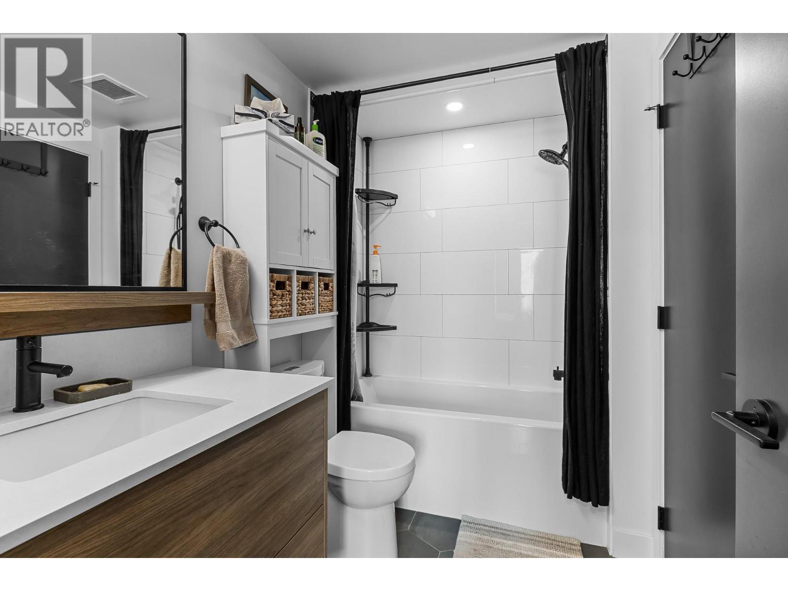 1471 St. Paul Street Unit# 1707, Kelowna, BC - Indoor Photo Showing Bathroom