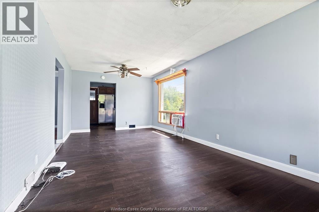 1396 Janette, Windsor, ON - Indoor Photo Showing Other Room
