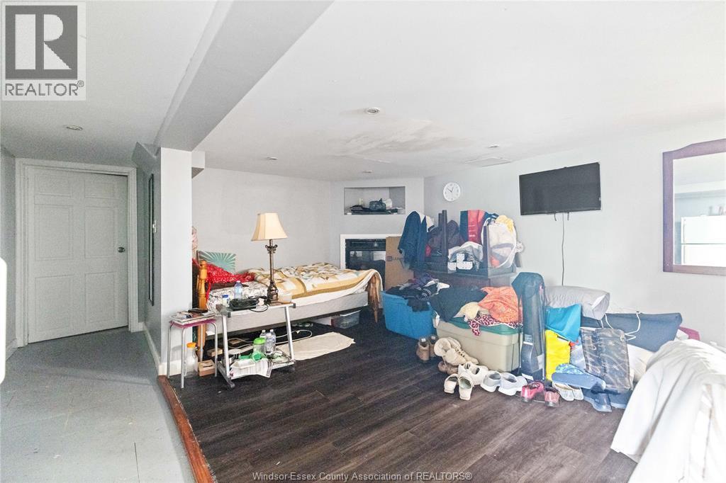 1396 Janette, Windsor, ON - Indoor Photo Showing Other Room