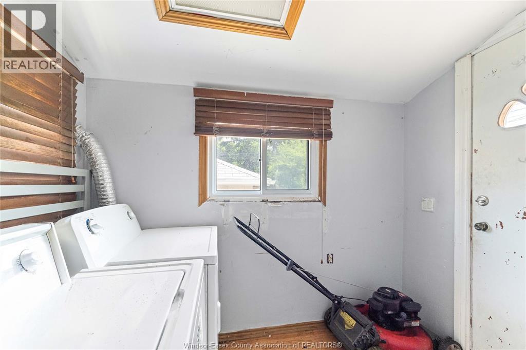 1396 Janette, Windsor, ON - Indoor Photo Showing Other Room