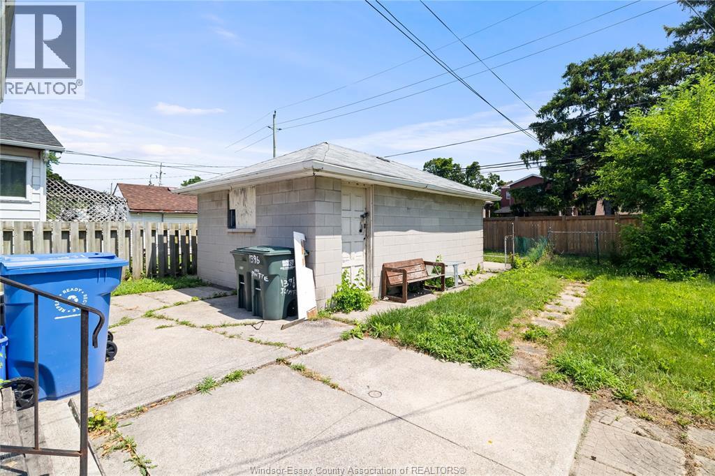1396 Janette, Windsor, ON - Outdoor