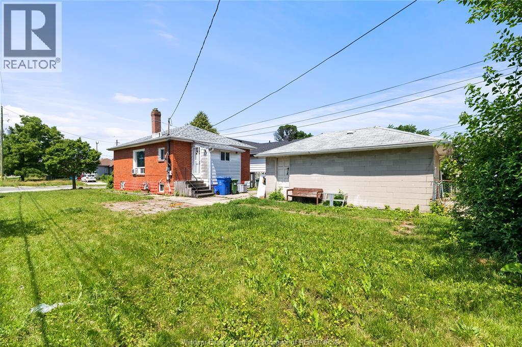 1396 Janette, Windsor, ON - Outdoor