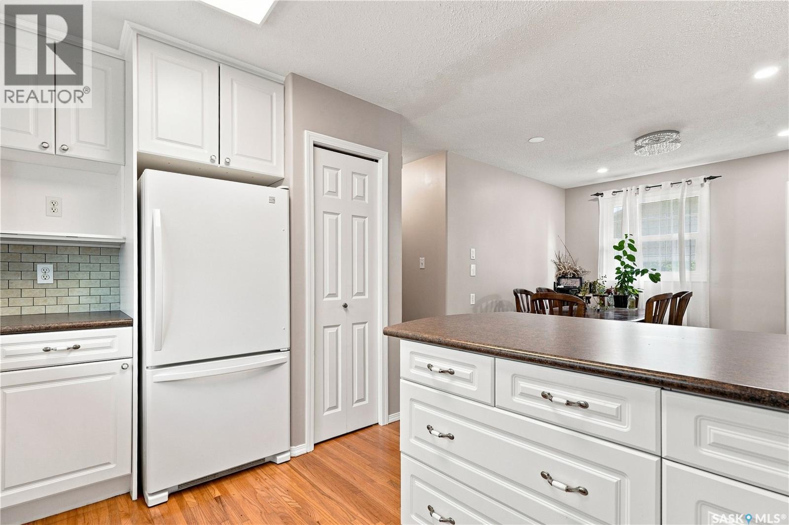 133 Lloyd Crescent, Saskatoon, SK - Indoor Photo Showing Kitchen
