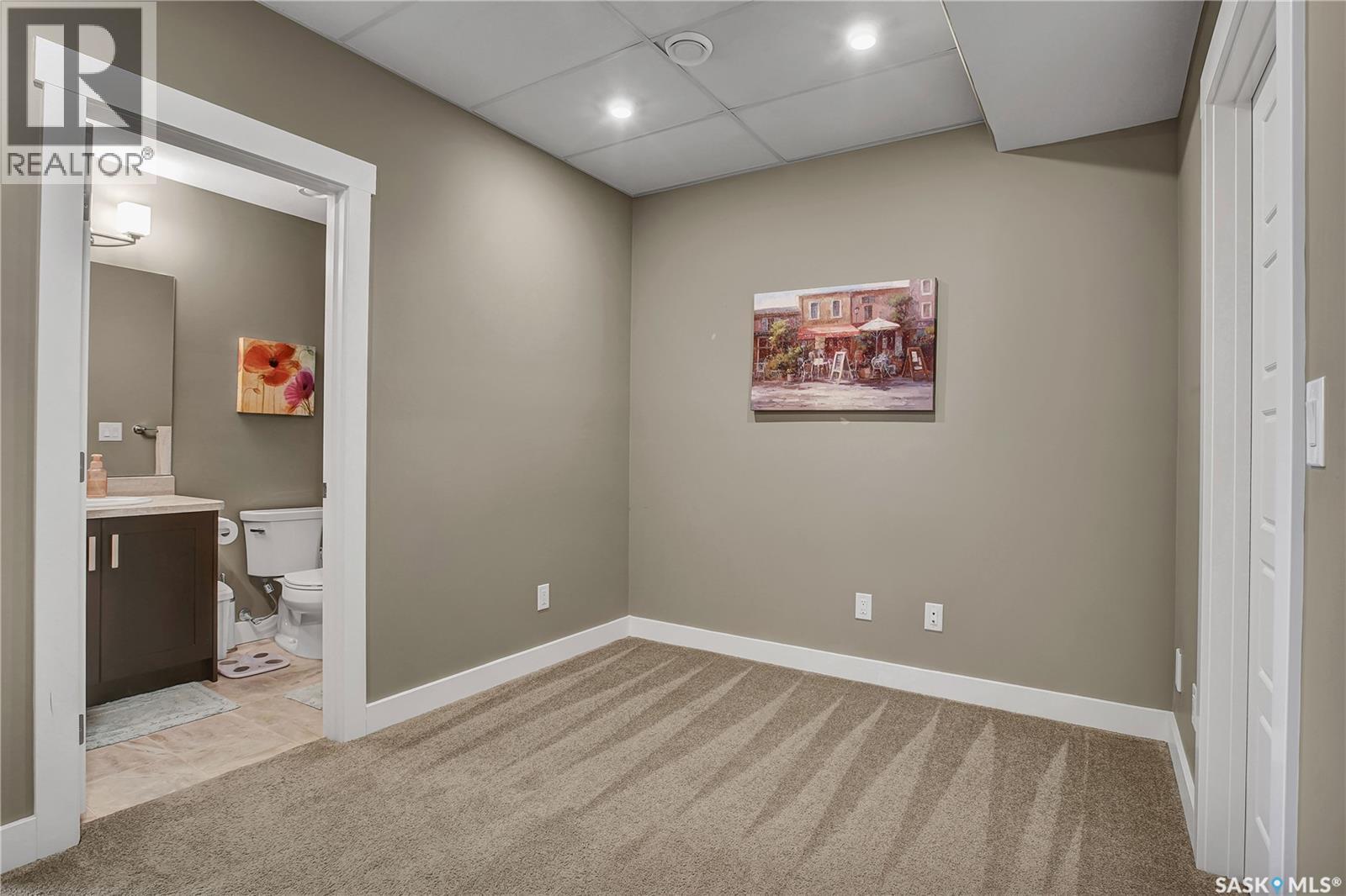6F 110 Centennial Boulevard, Warman, SK - Indoor Photo Showing Other Room