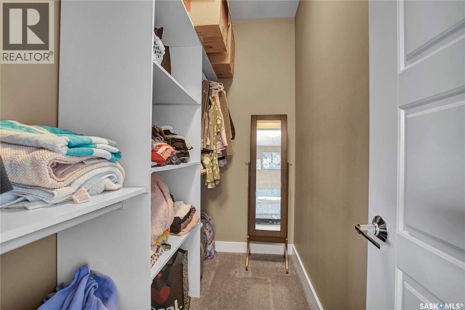 6F 110 Centennial Boulevard, Warman, SK - Indoor
