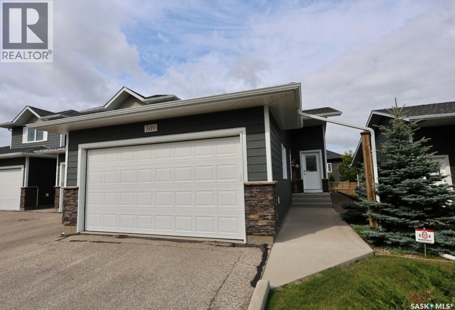 309 1851 Pederson Drive, Prince Albert, SK - Outdoor