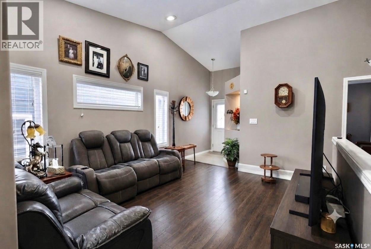 309 1851 Pederson Drive, Prince Albert, SK - Indoor Photo Showing Living Room