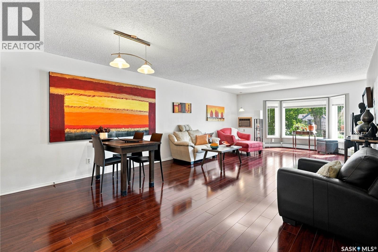 208 410 Main Street, Saskatoon, SK - Indoor Photo Showing Living Room