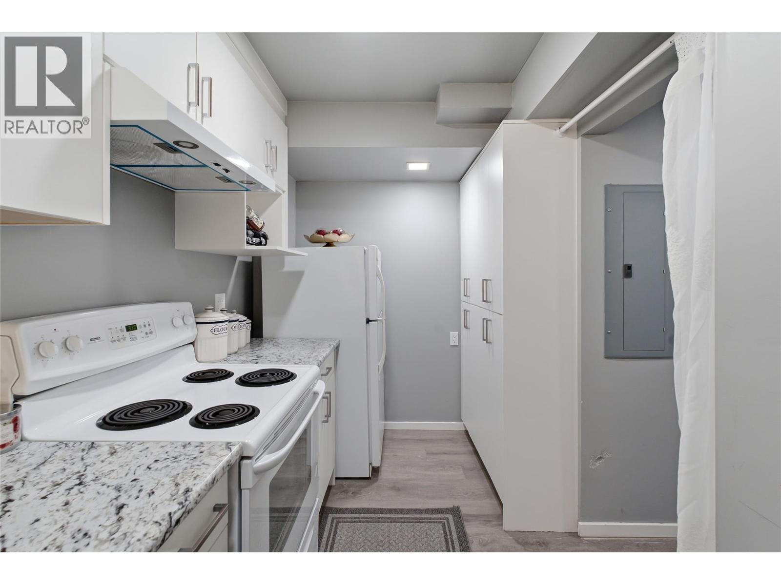 3140 Coventry Crescent, West Kelowna, BC - Indoor Photo Showing Kitchen