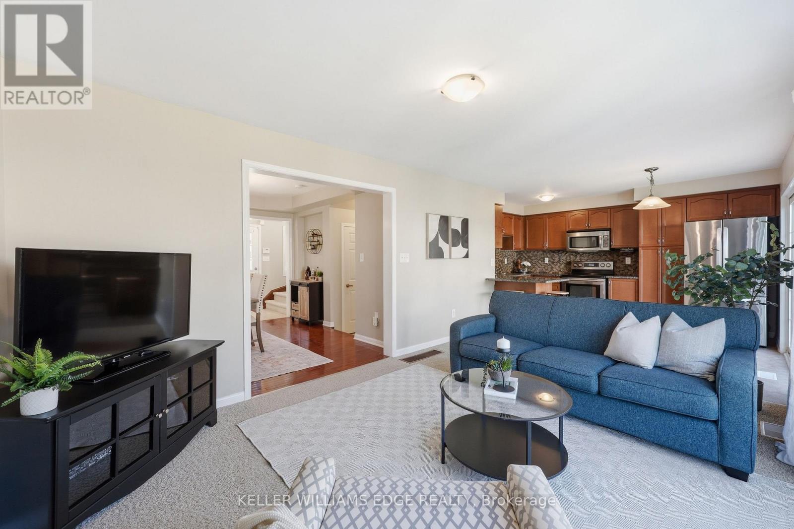 171 Chase Crescent, Waterloo, ON - Indoor Photo Showing Living Room