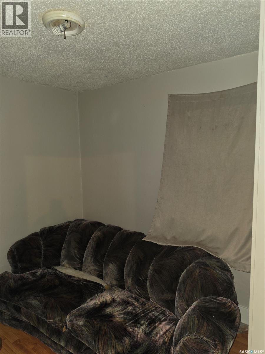 1041 Argyle Street, Regina, SK - Indoor