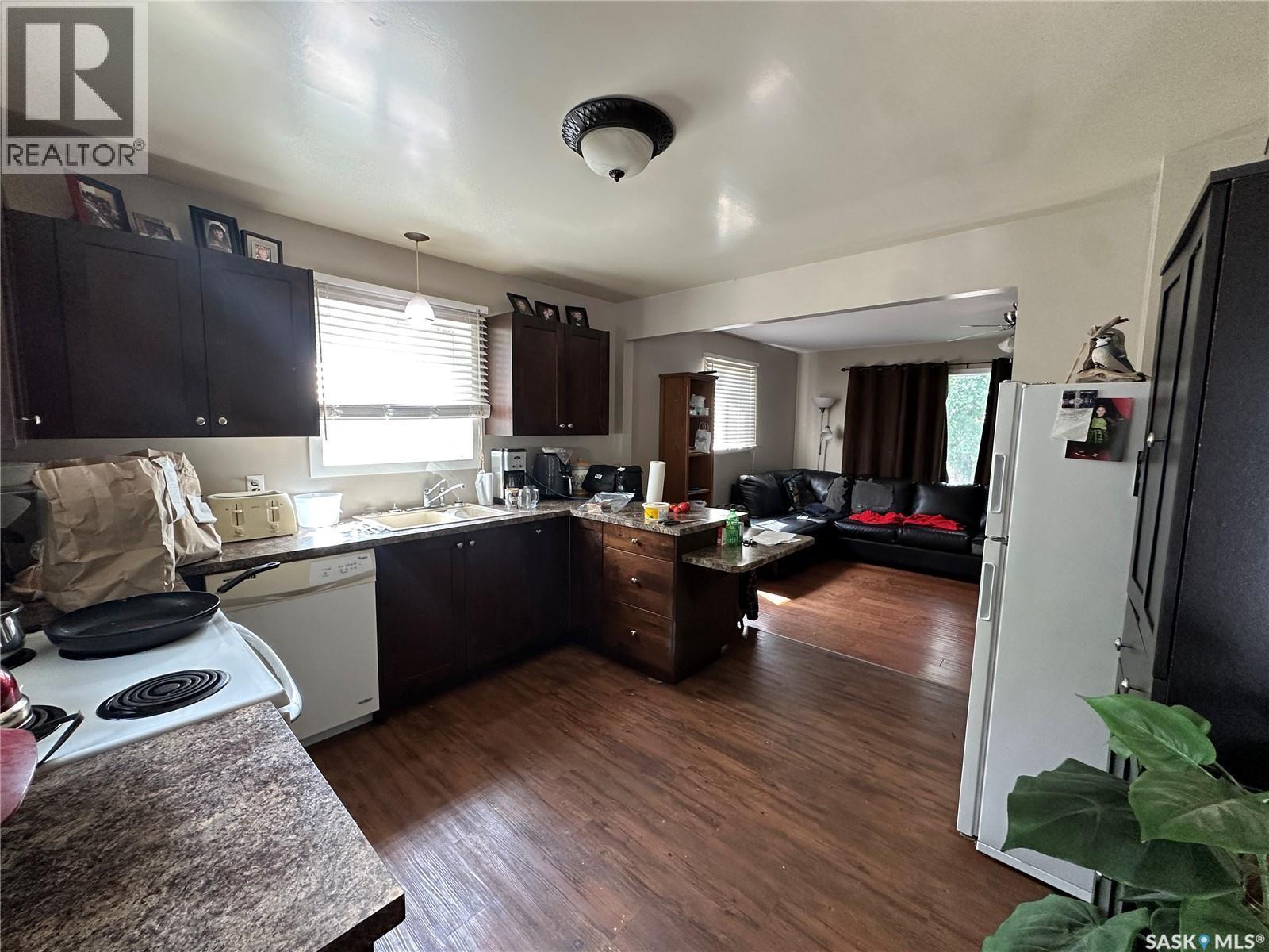 242 Third Avenue N, Kamsack, SK - Indoor Photo Showing Kitchen