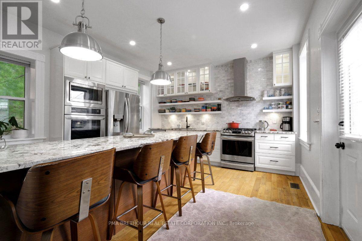 8 North Street, Perth, ON - Indoor Photo Showing Kitchen With Upgraded Kitchen