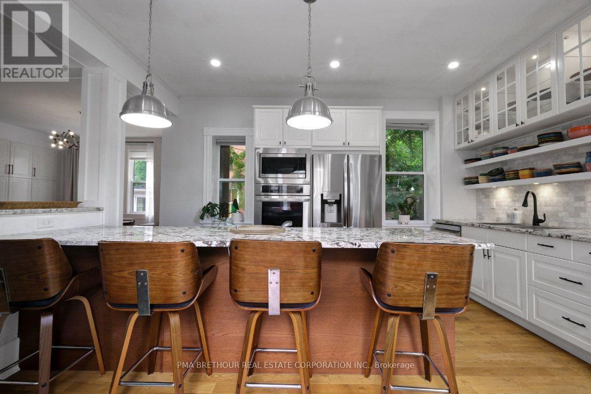 8 North Street, Perth, ON - Indoor Photo Showing Kitchen With Upgraded Kitchen