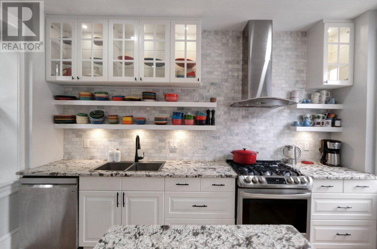 8 North Street, Perth, ON - Indoor Photo Showing Kitchen With Double Sink With Upgraded Kitchen
