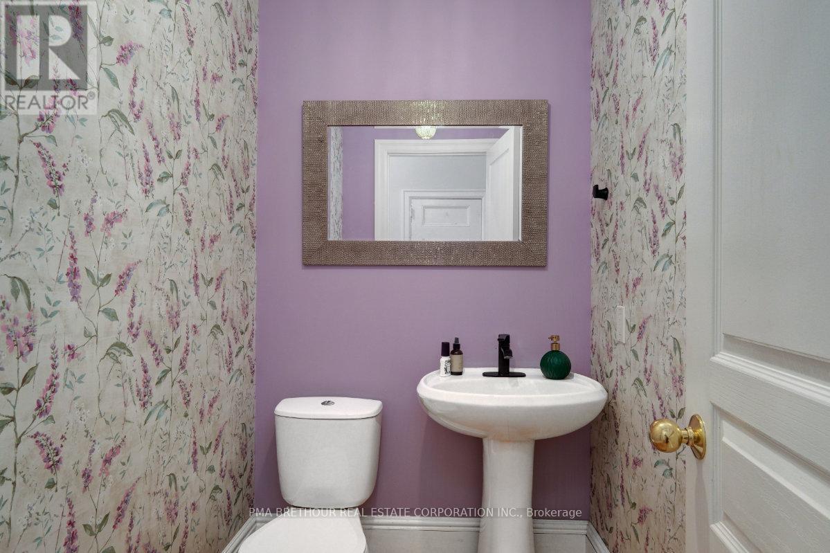 8 North Street, Perth, ON - Indoor Photo Showing Bathroom