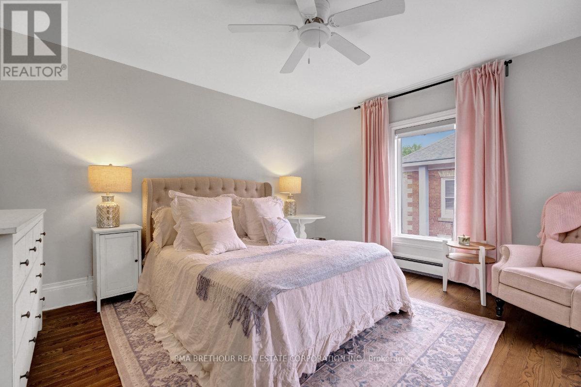 8 North Street, Perth, ON - Indoor Photo Showing Bedroom