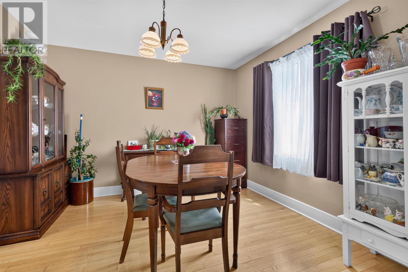 155 Pine St, Sault Ste. Marie, ON - Indoor Photo Showing Dining Room
