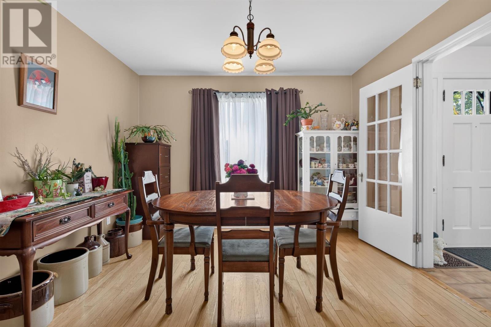 155 Pine St, Sault Ste. Marie, ON - Indoor Photo Showing Dining Room