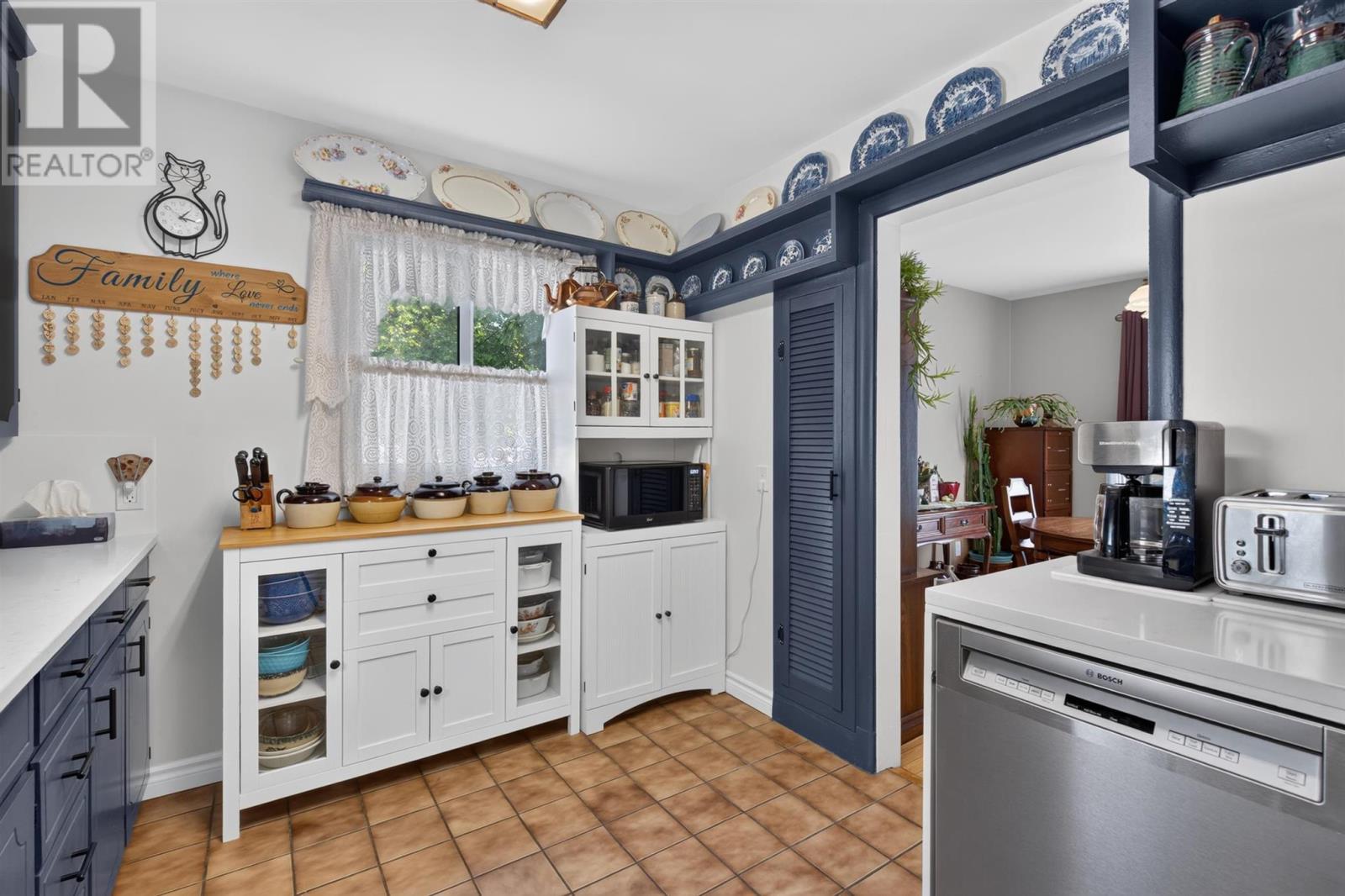 155 Pine St, Sault Ste. Marie, ON - Indoor Photo Showing Kitchen