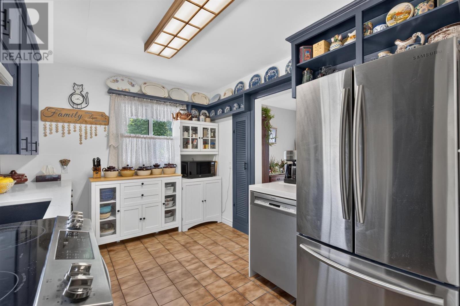 155 Pine St, Sault Ste. Marie, ON - Indoor Photo Showing Kitchen