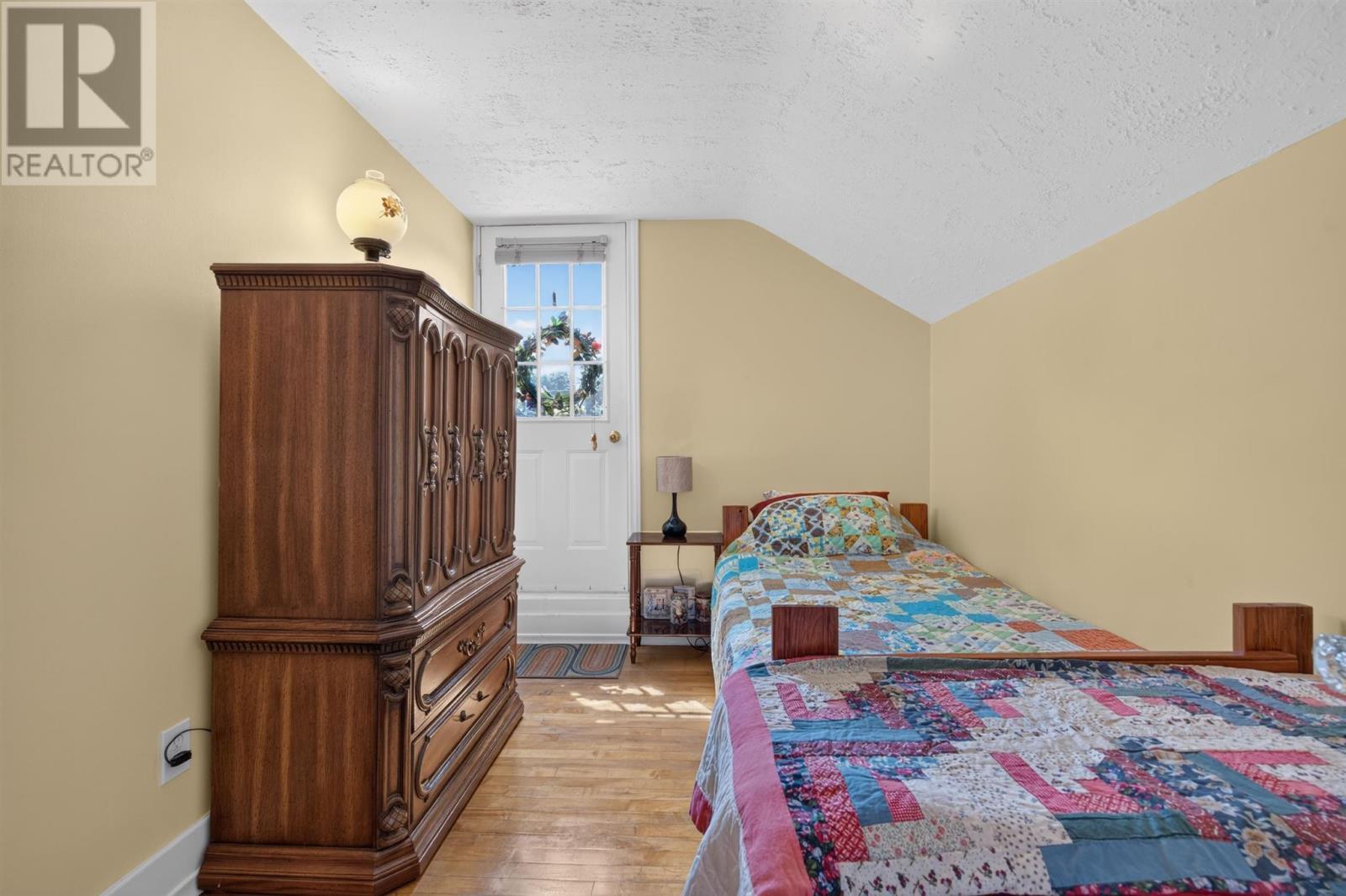 155 Pine St, Sault Ste. Marie, ON - Indoor Photo Showing Bedroom