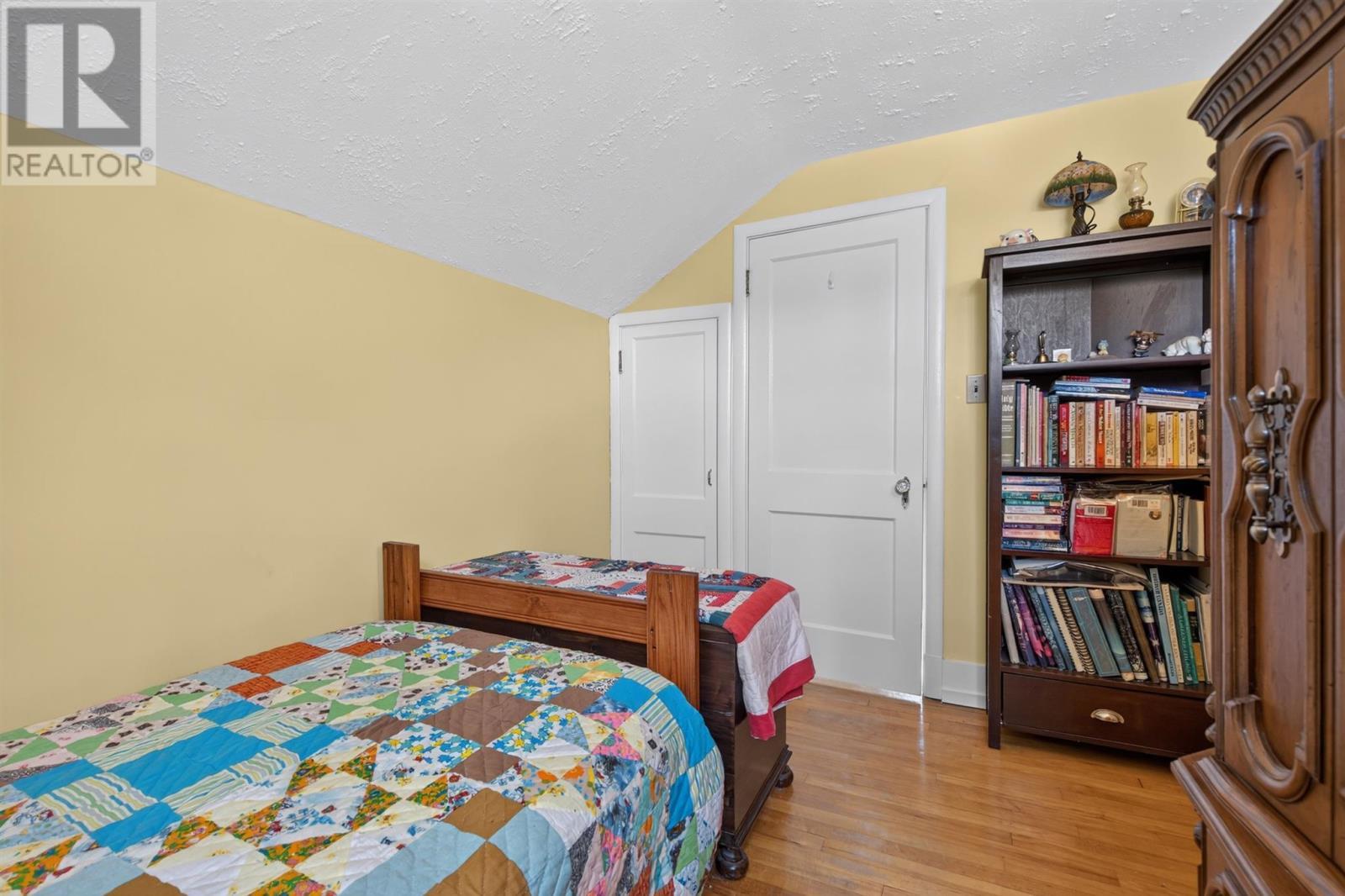 155 Pine St, Sault Ste. Marie, ON - Indoor Photo Showing Bedroom