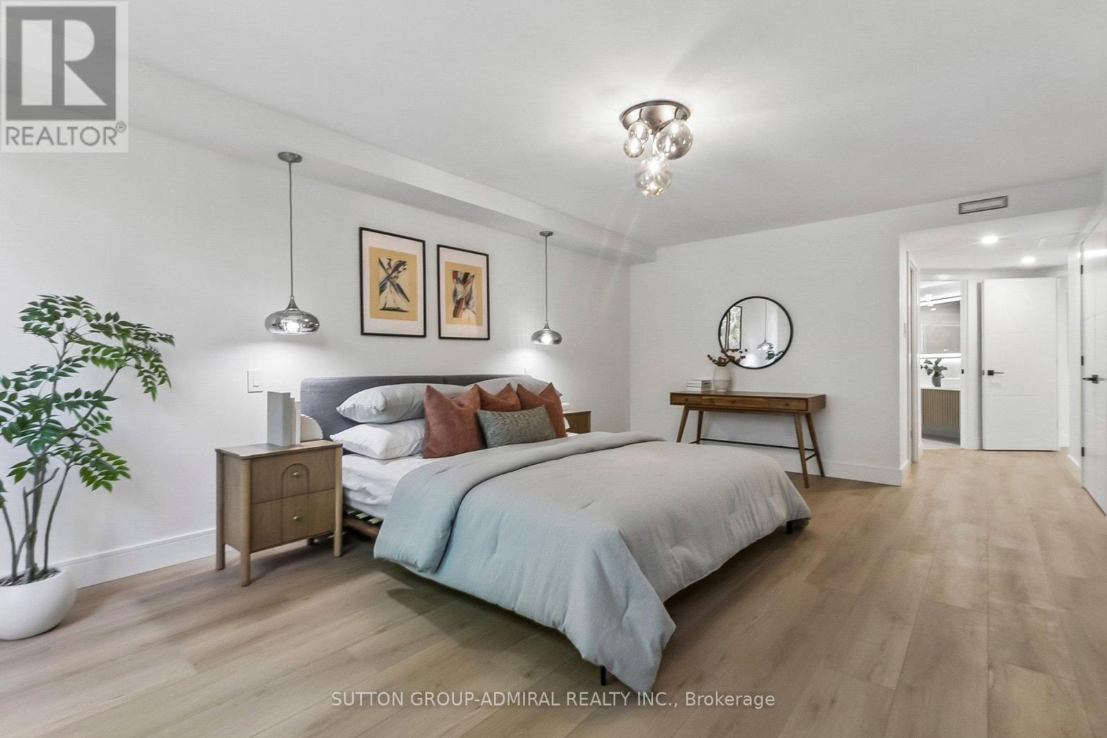 301 - 3900 Yonge Street, Toronto, ON - Indoor Photo Showing Bedroom