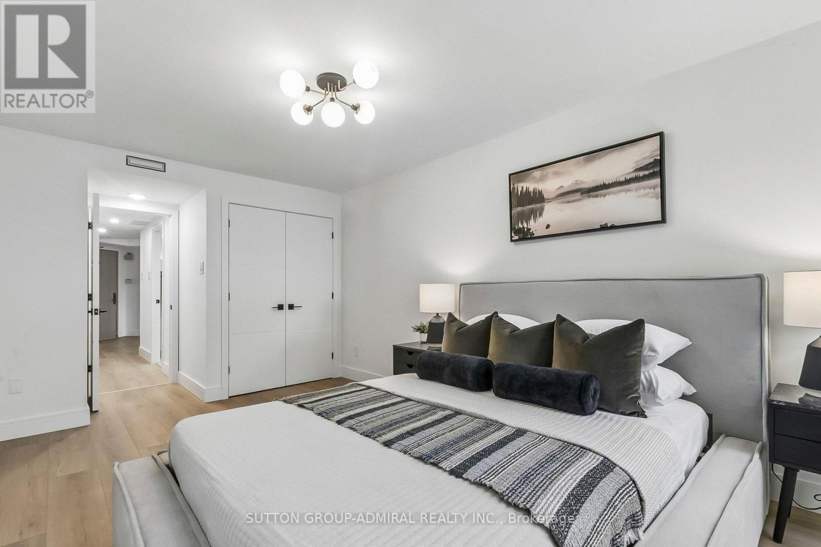 301 - 3900 Yonge Street, Toronto, ON - Indoor Photo Showing Bedroom