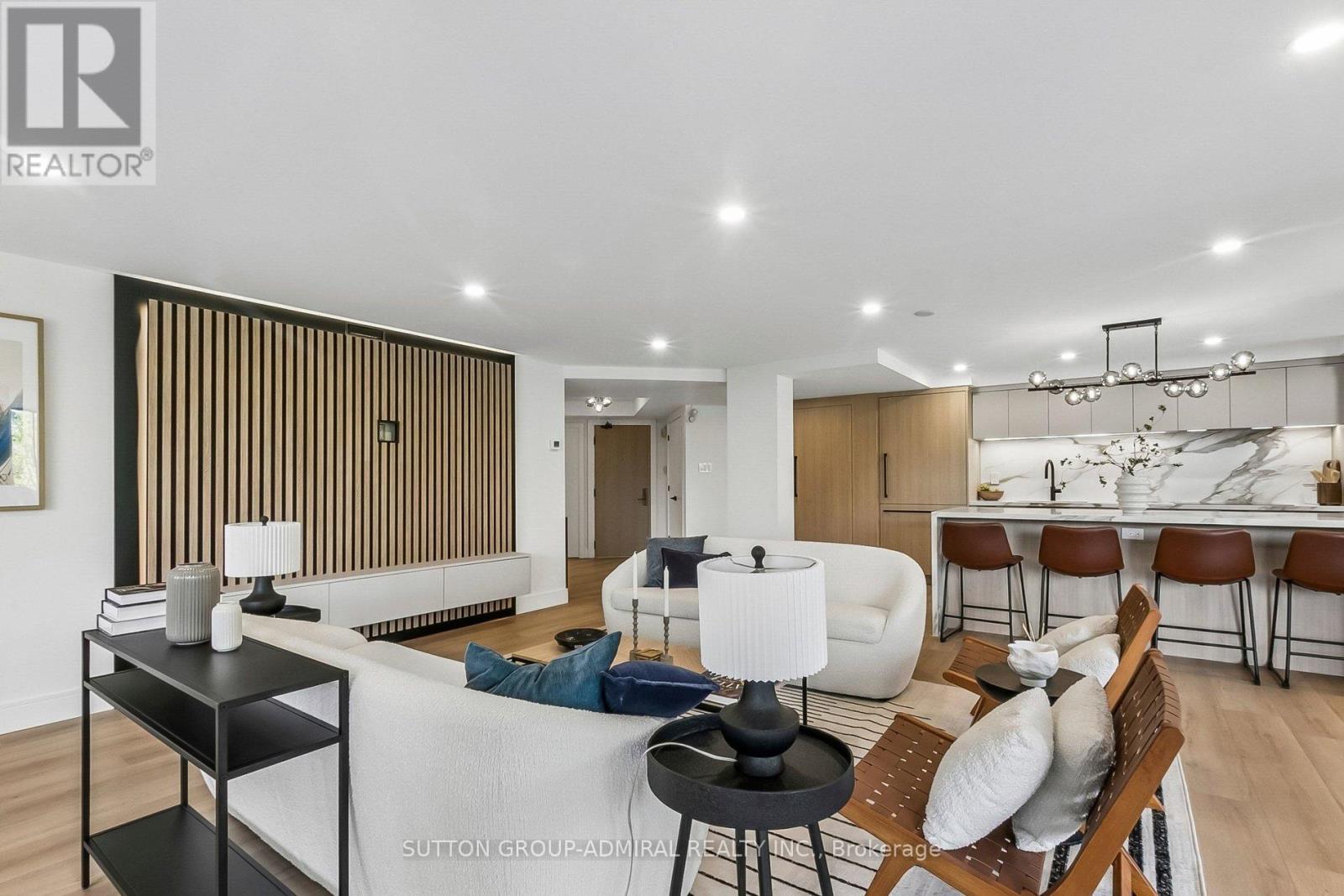 301 - 3900 Yonge Street, Toronto, ON - Indoor