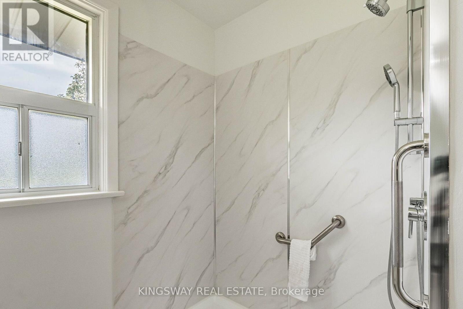 163 Floradale Drive, Mississauga, ON - Indoor Photo Showing Bathroom