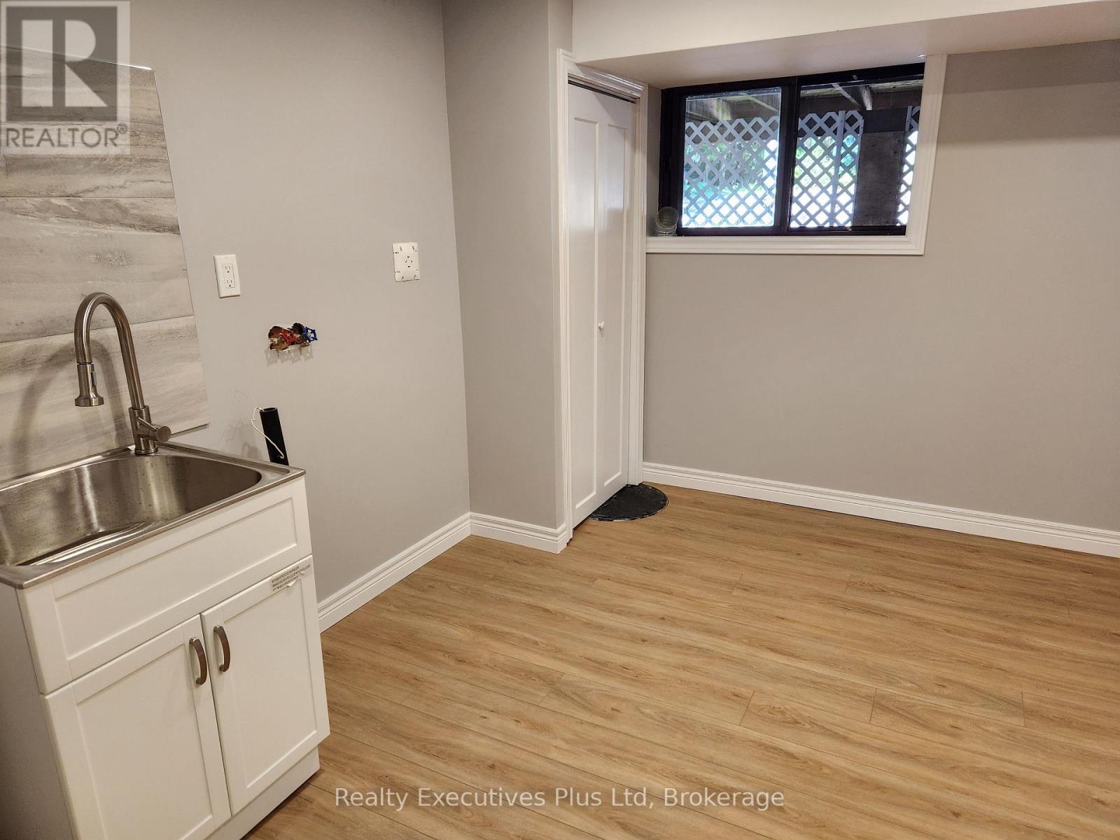 Laundry Room - 2 Zelia Court, Tiny, ON - Indoor